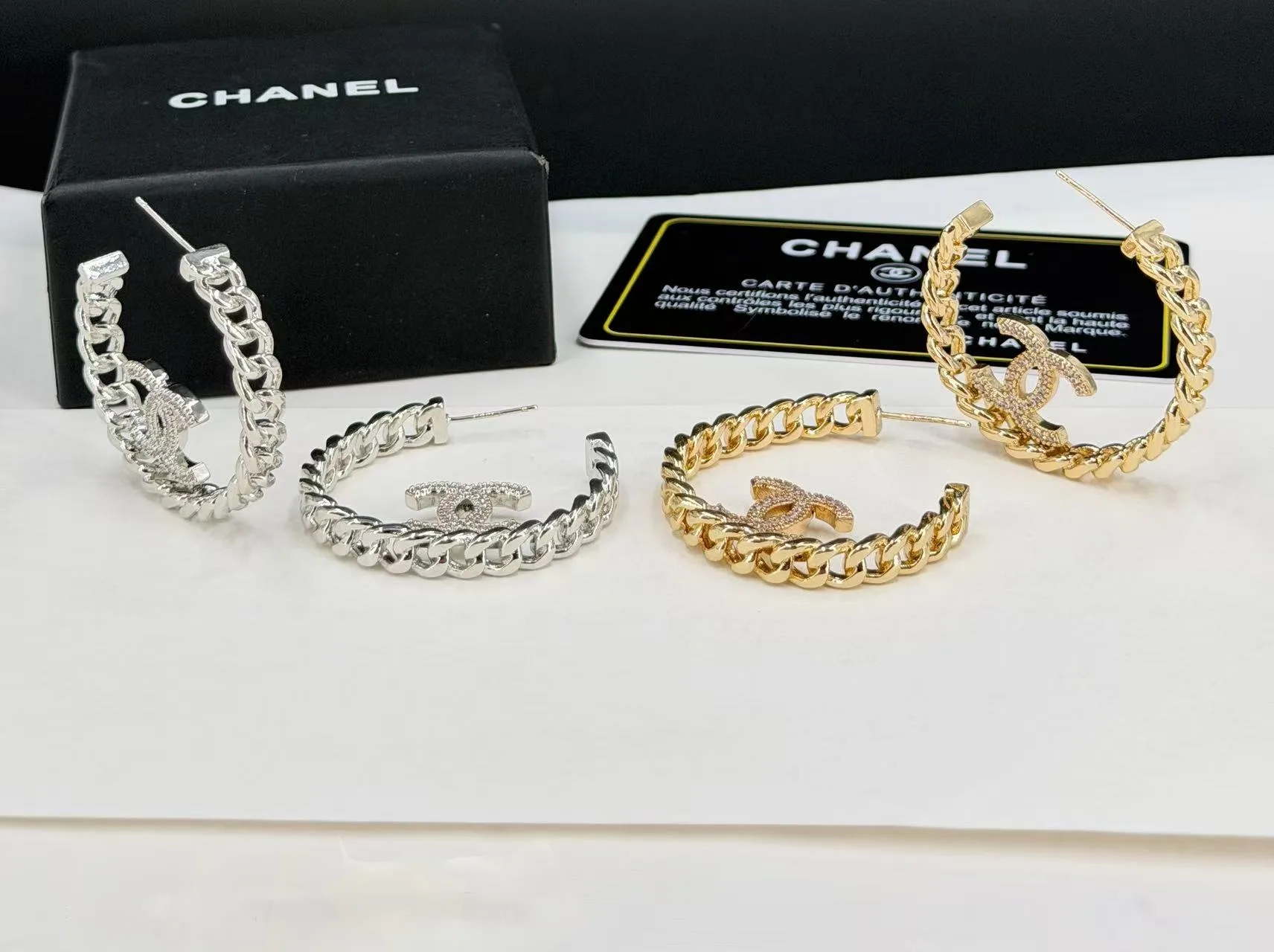 Chanel Earrings Breathable 3324