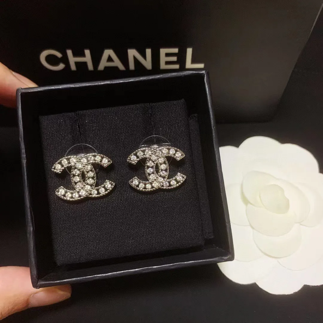 RelaxedFit Chanel Earrings 3052