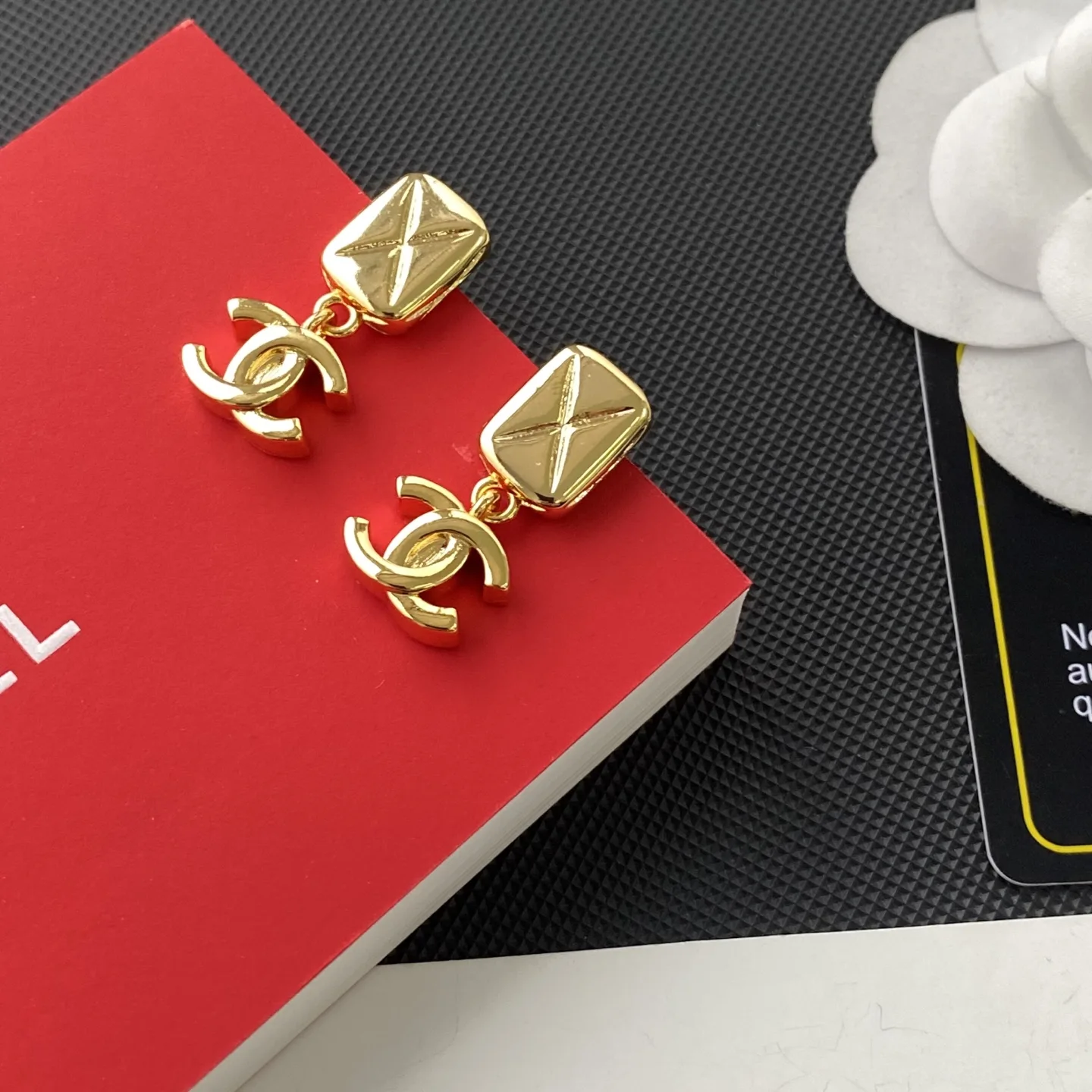 HighQuality Chanel Earrings 3198