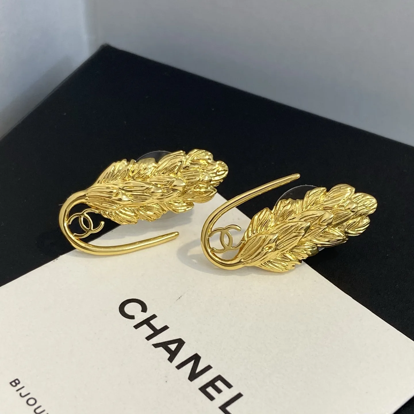 Fashionable Chanel Earrings 3385