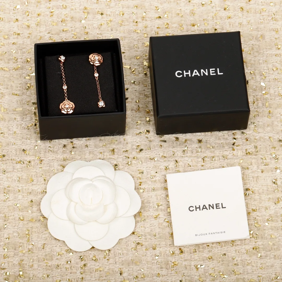 Chic Chanel Earrings 3023
