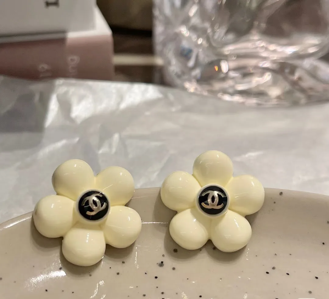Affordable Chanel Earrings 3427