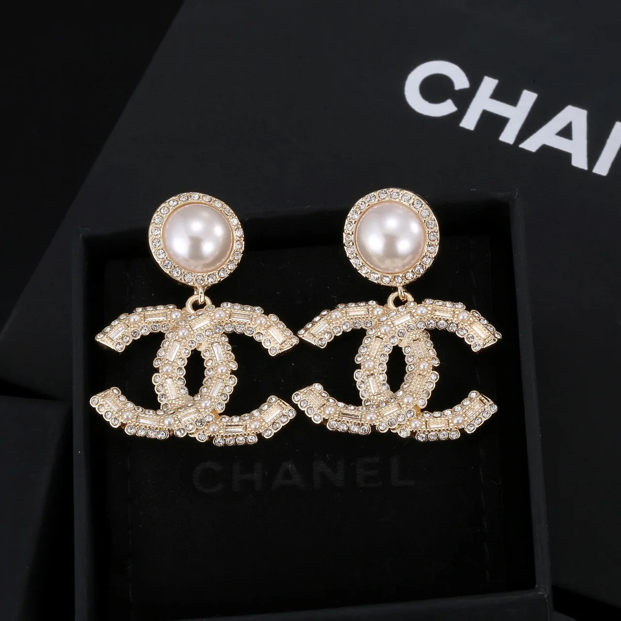 Unisex Chanel Earrings 3426