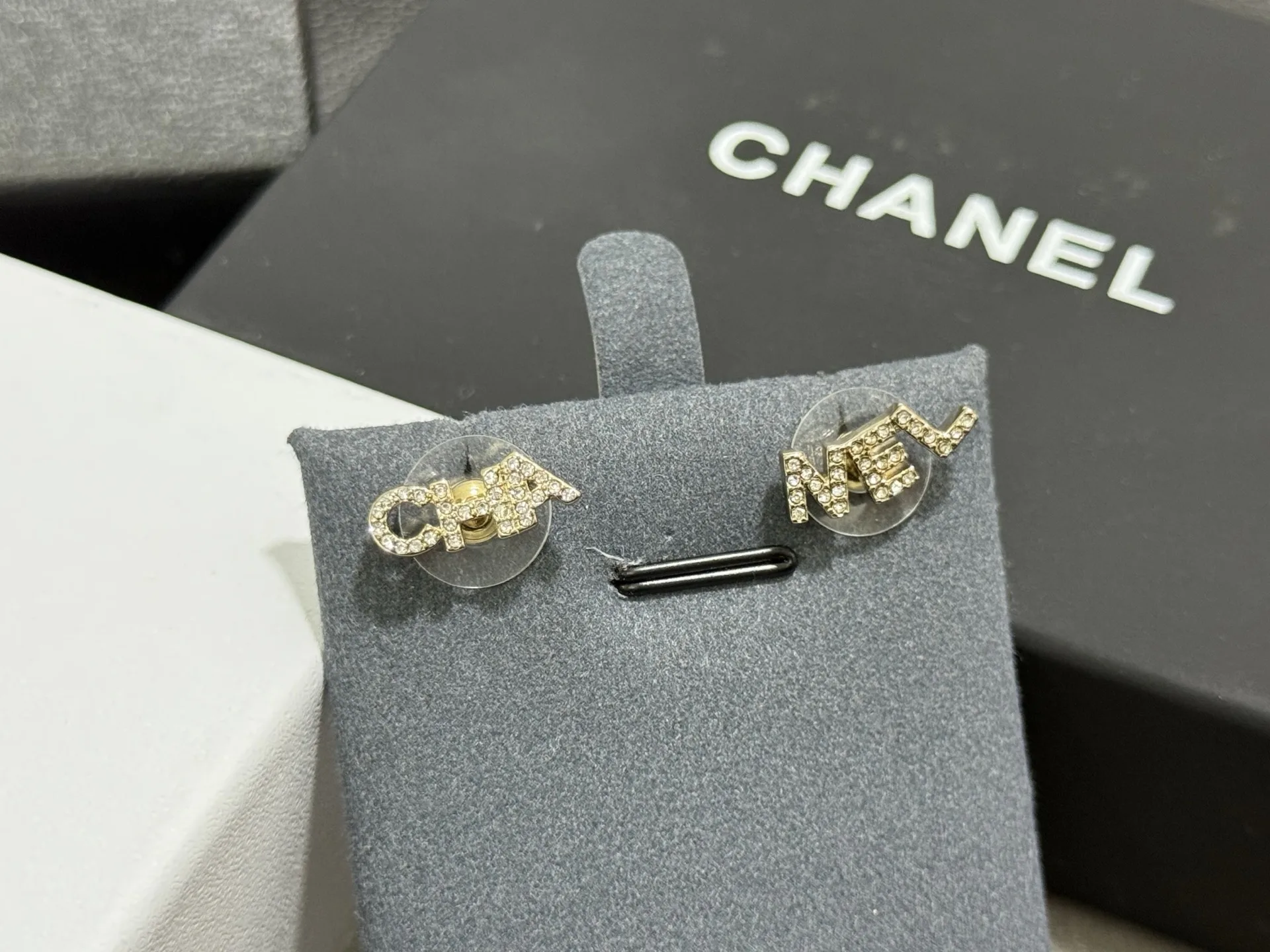 Vibrant Chanel Earrings 3044