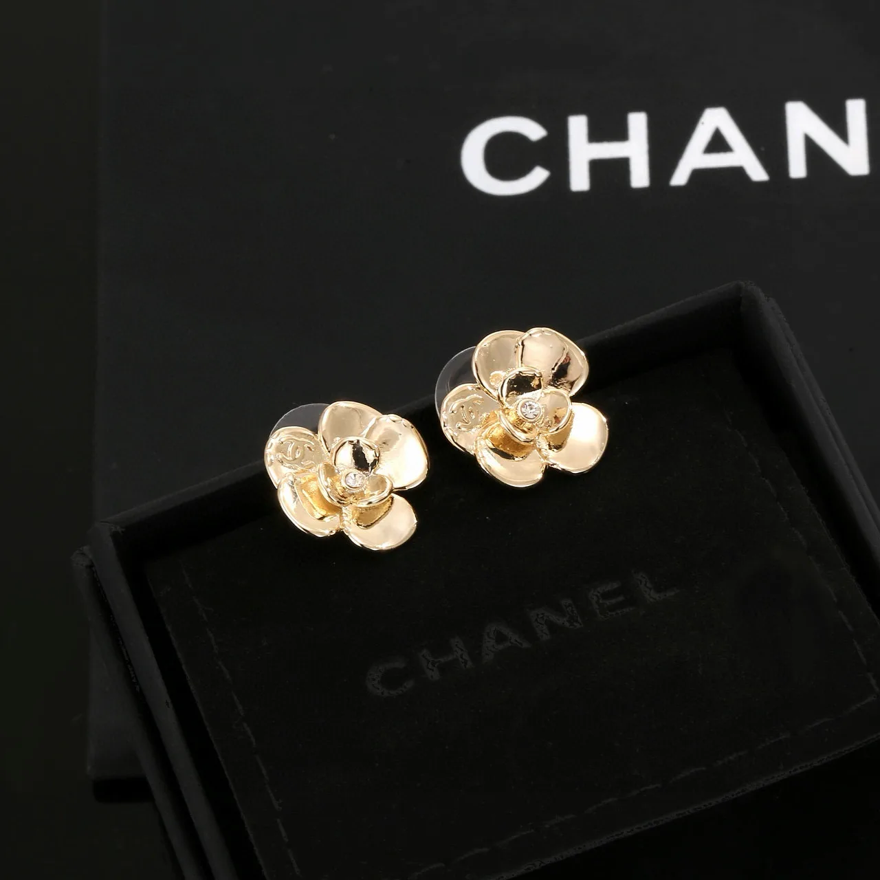 Fashionable Chanel Earrings 3090
