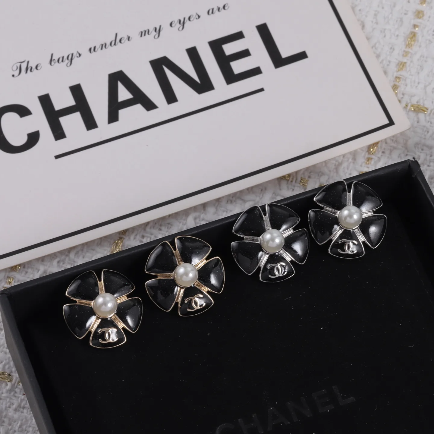 Sophisticated Chanel Earrings 3181