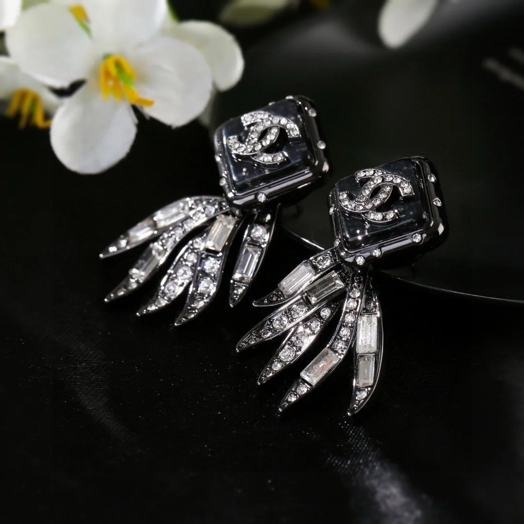 Durable Chanel Earrings 3341
