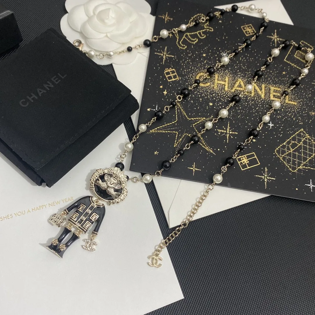 WellDesigned Chanel Necklace 3573