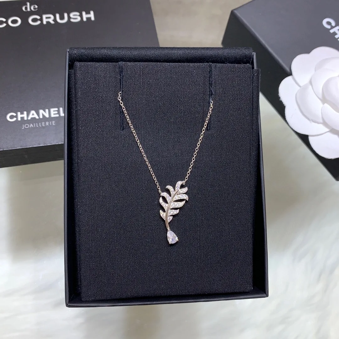 RelaxedFit Chanel Necklace 3547