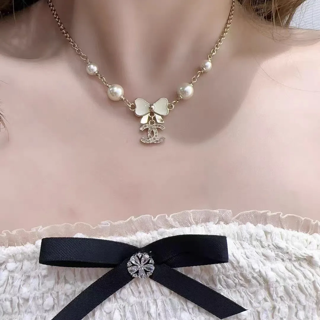 Chanel Necklace Compact 3605