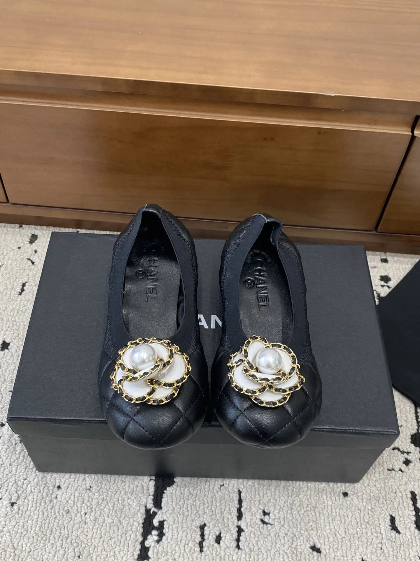 WaterResistant Chanel Sandals 3679