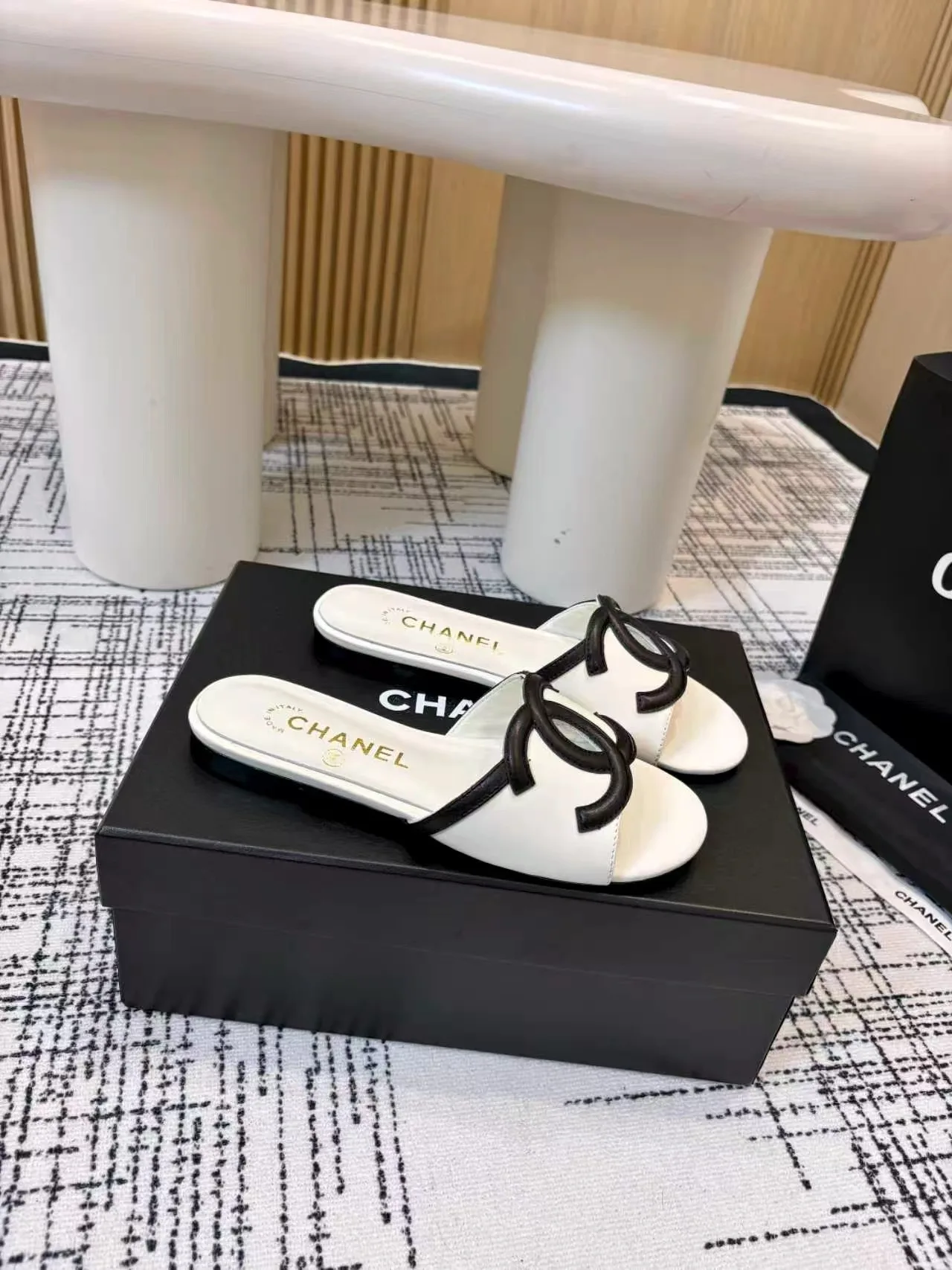 Chanel Slippers Bold 3721