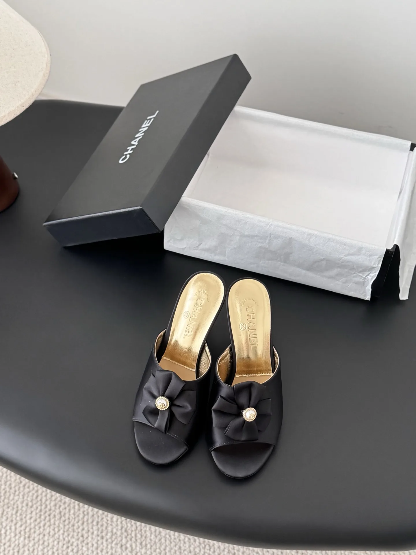 NewStyle Chanel Slippers 3736