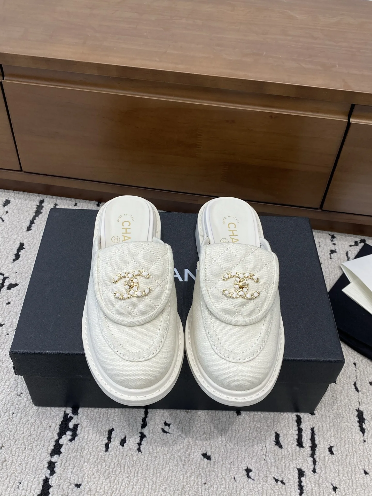 Chanel Slippers FashionForward 3725