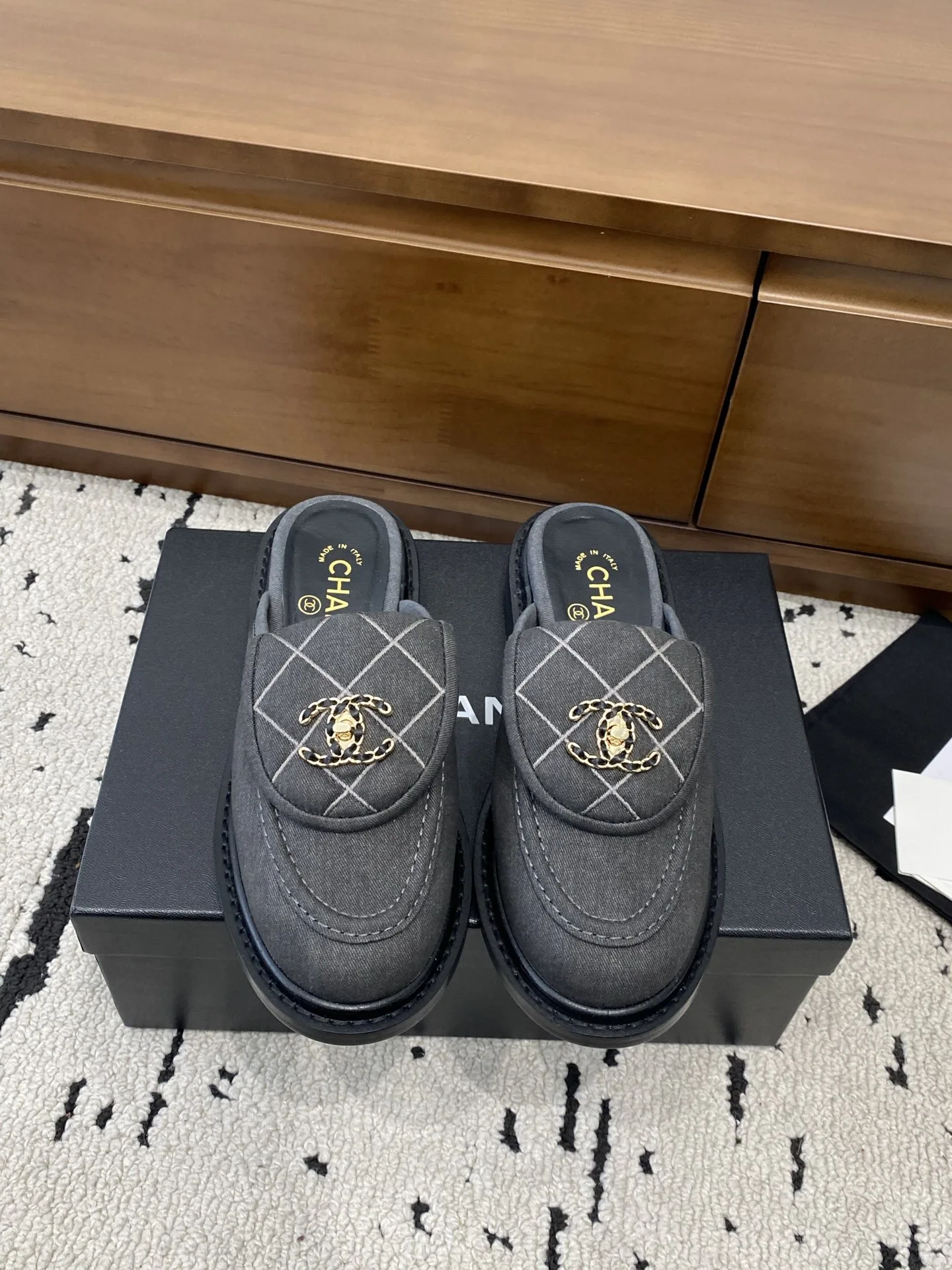 Chanel Slippers Sporty 3724