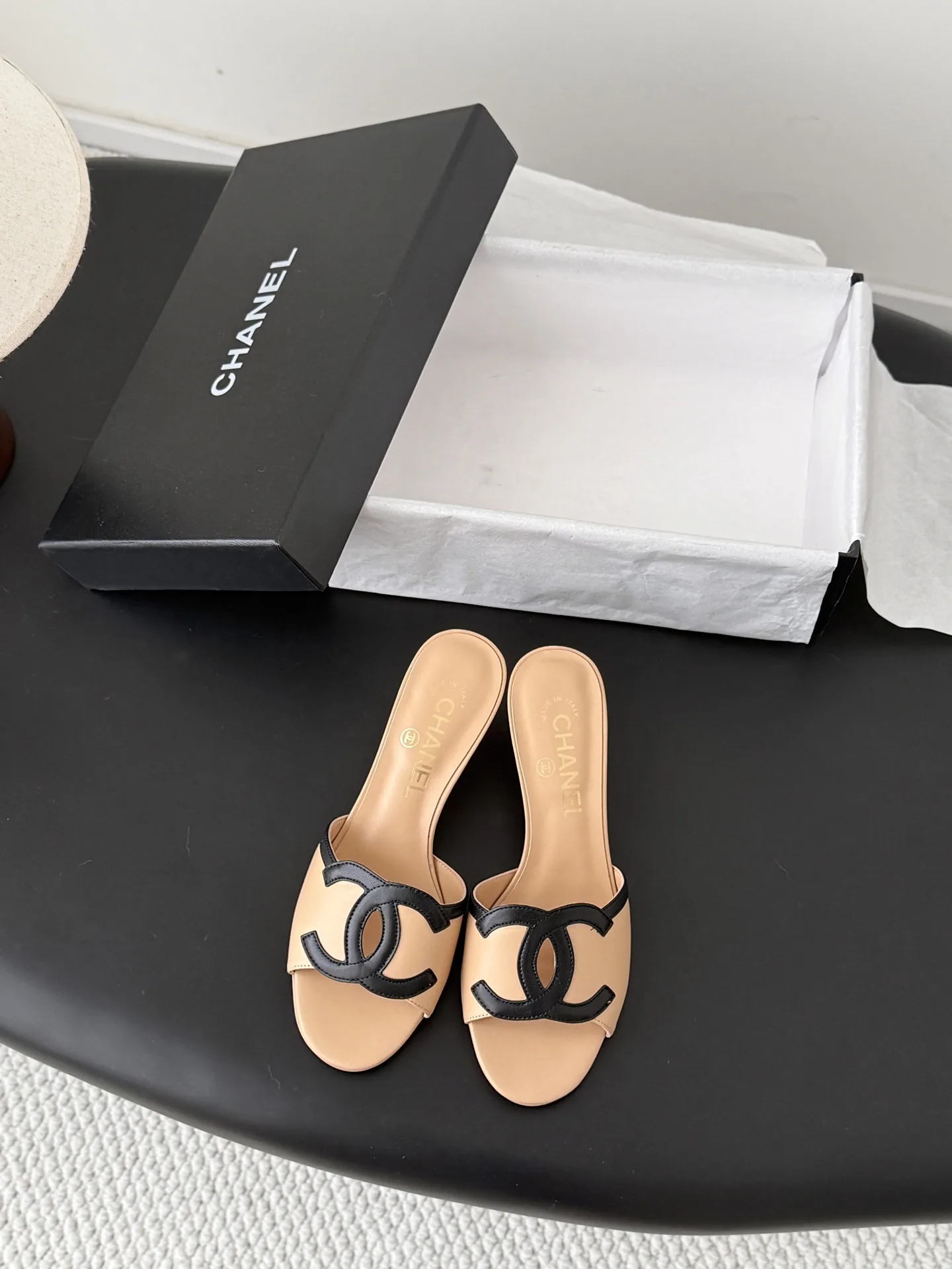 Chanel Slippers Sophisticated 3722