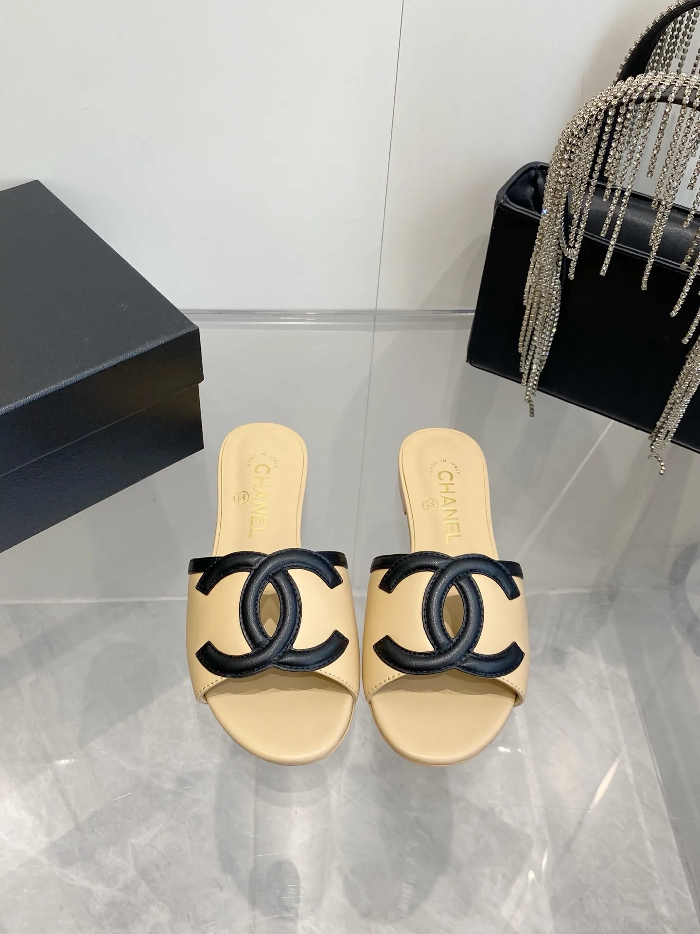 Chanel Slippers Effortless 3729