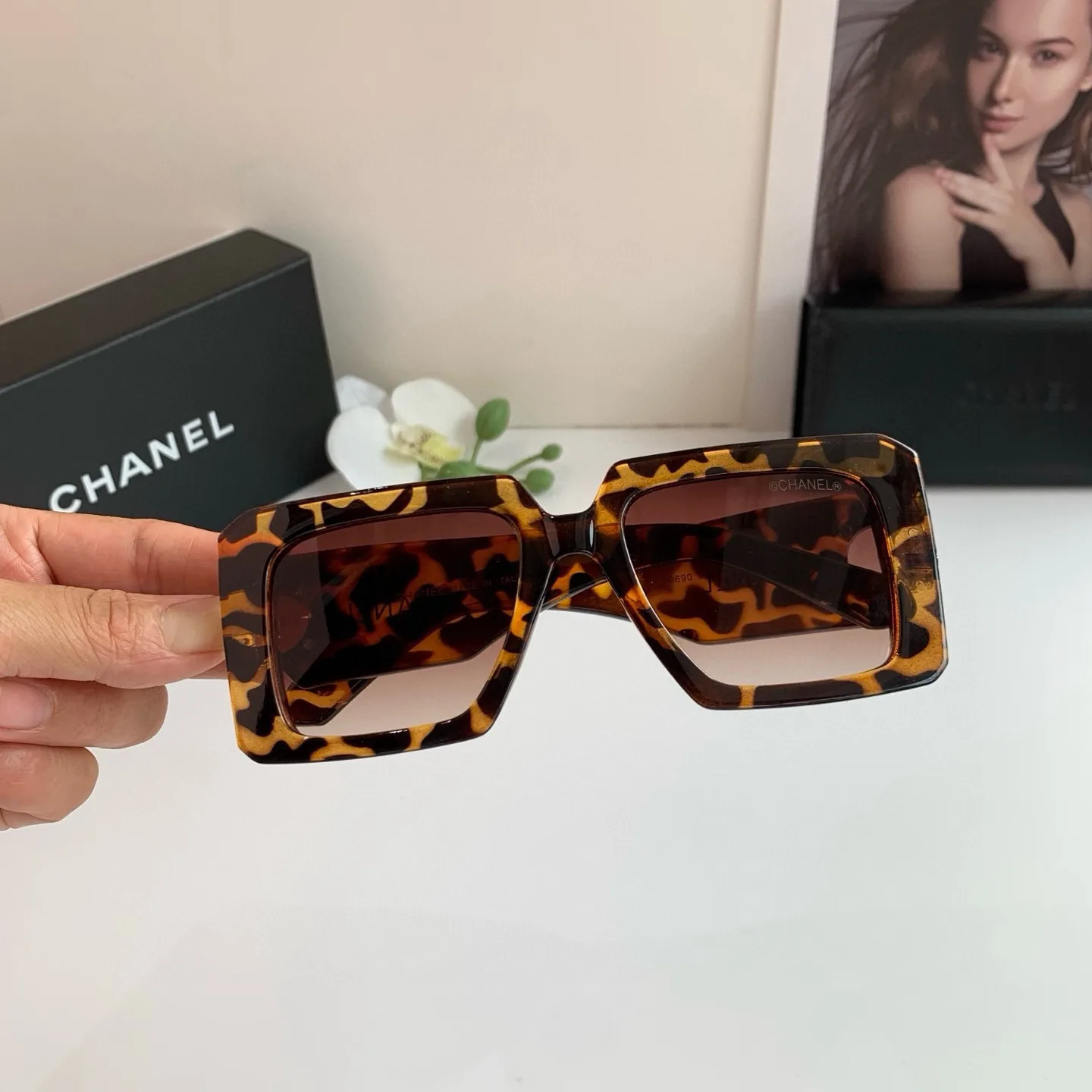 Neat Chanel Sunglasses 3816