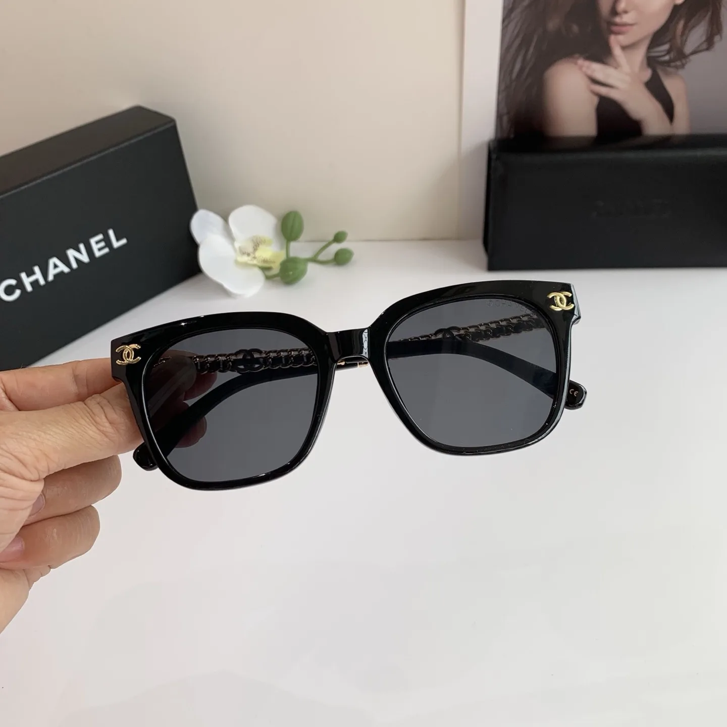 Chanel Sunglasses Lightweight 3813
