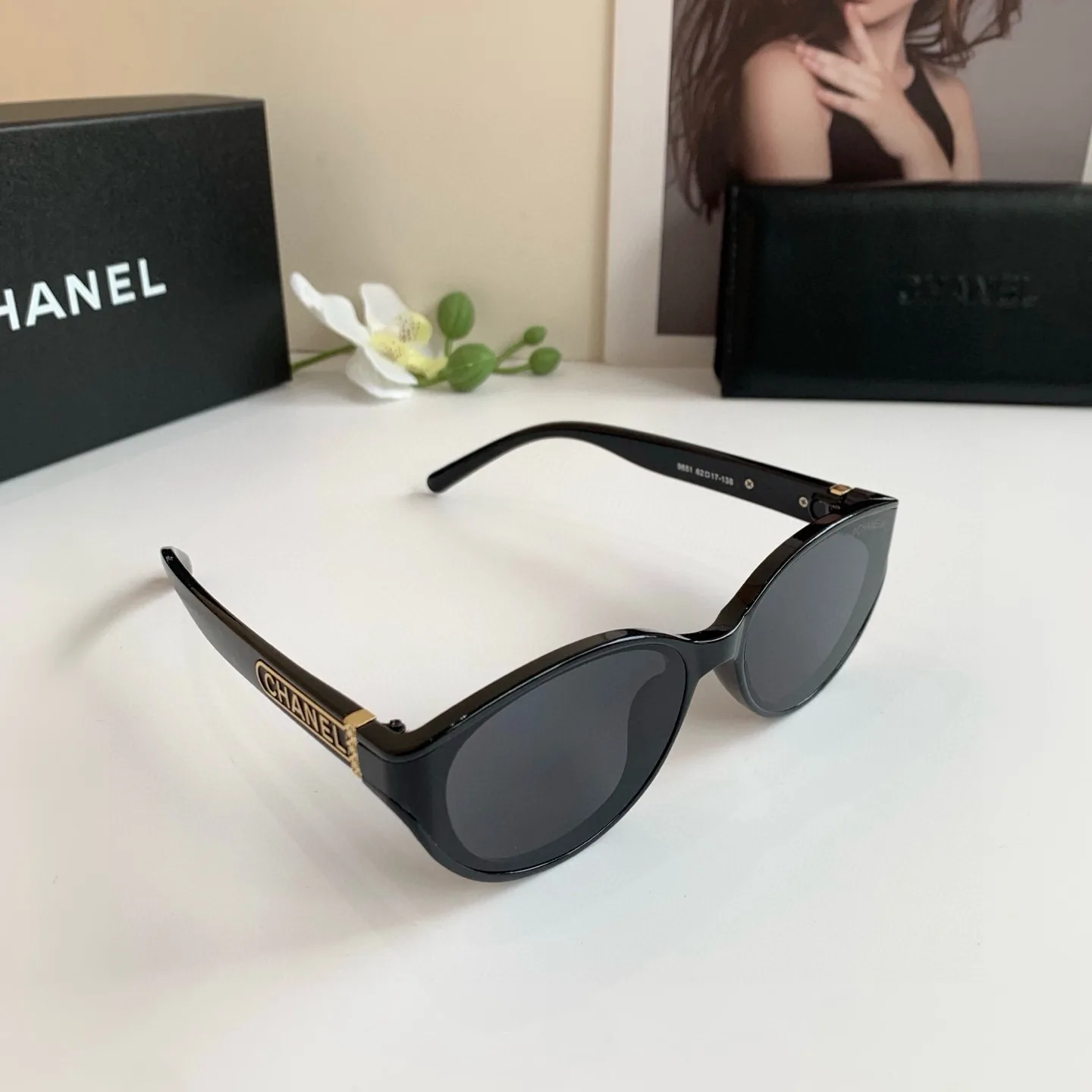 Elegant Chanel Sunglasses 3845