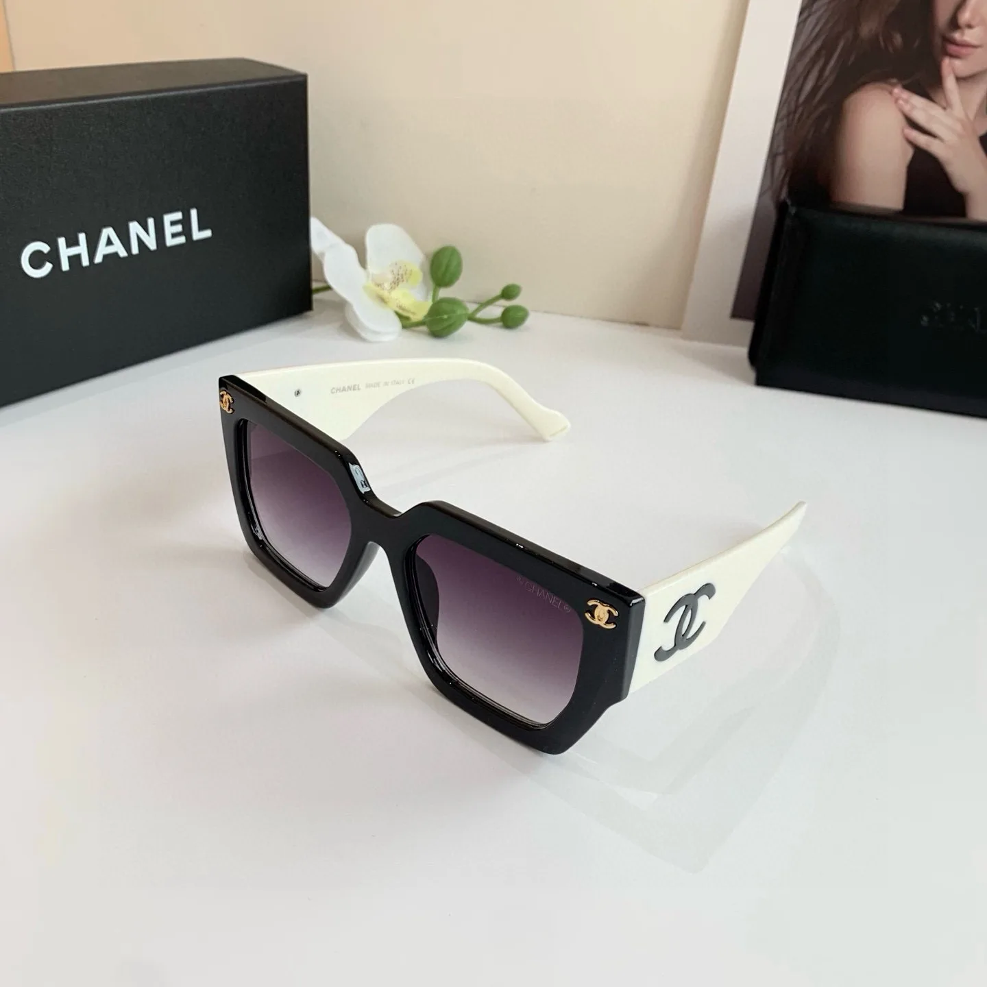 Chic Chanel Sunglasses 3851