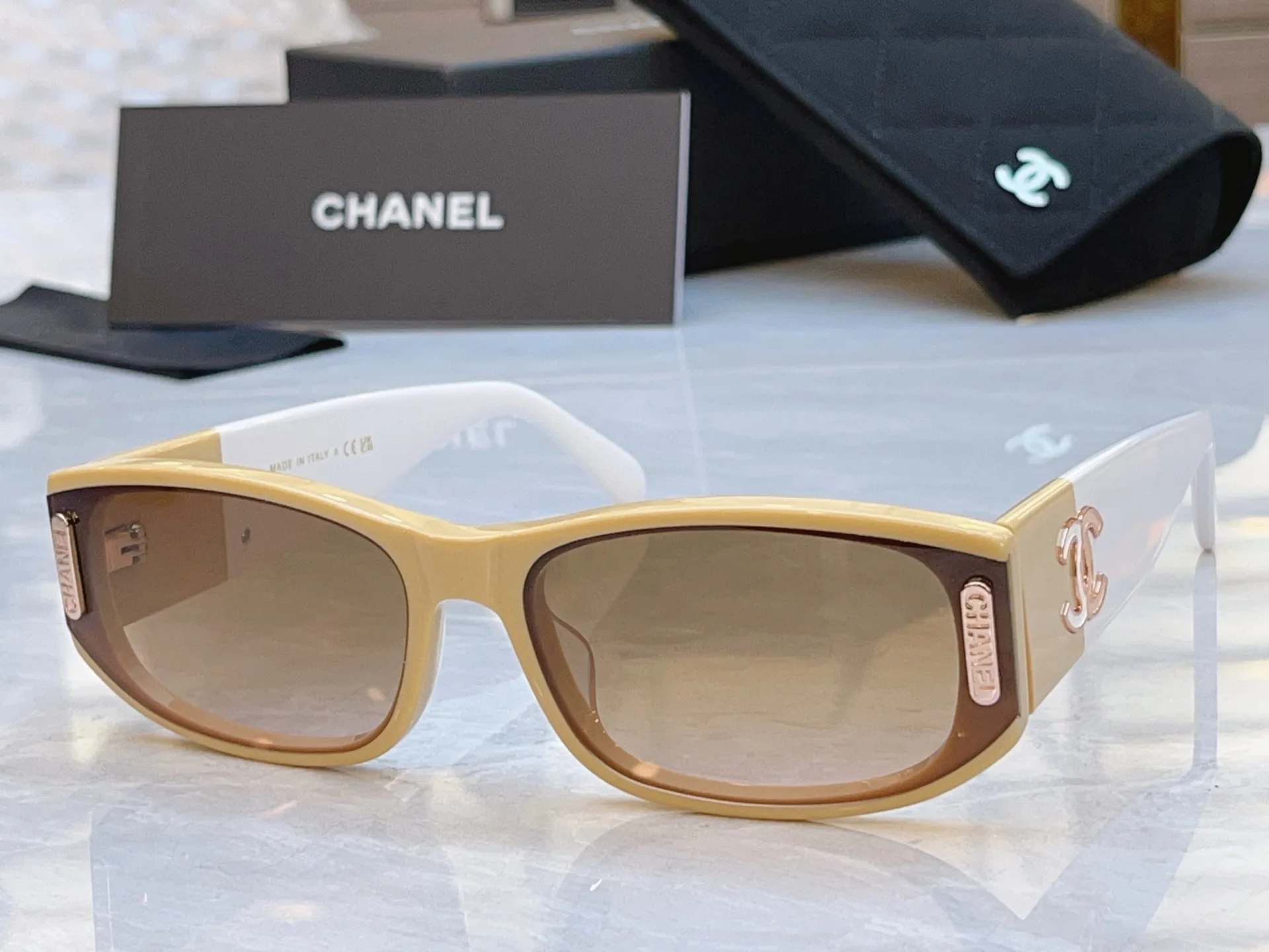 Flexible Chanel Sunglasses 3842