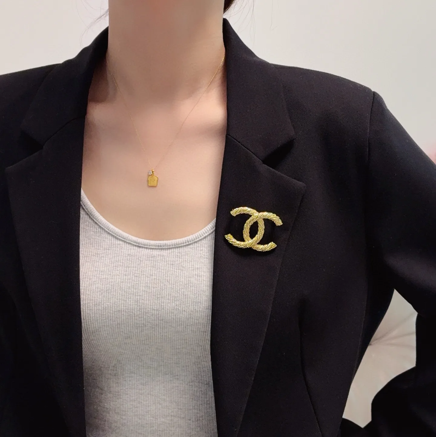 SunProtective Chanel Sweater 3882
