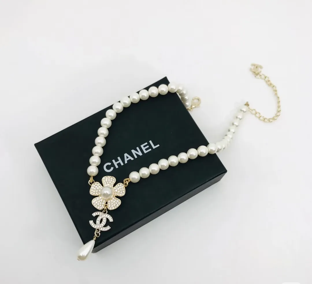 Fashionable Chanel Sweater 3856