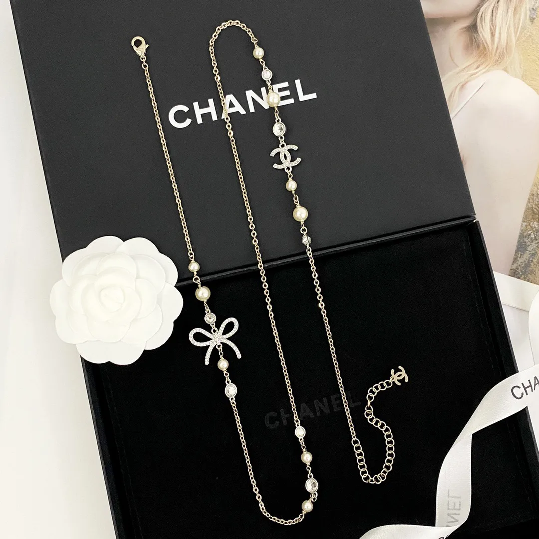 Versatile Chanel Sweater 3859
