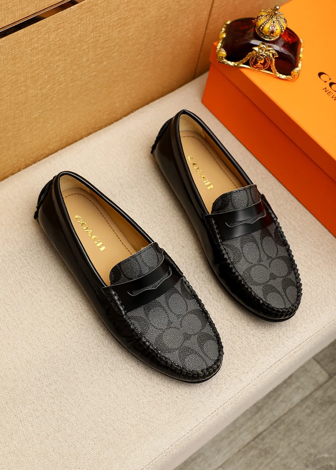 OdorResistant Coach Leather Shoes 7051