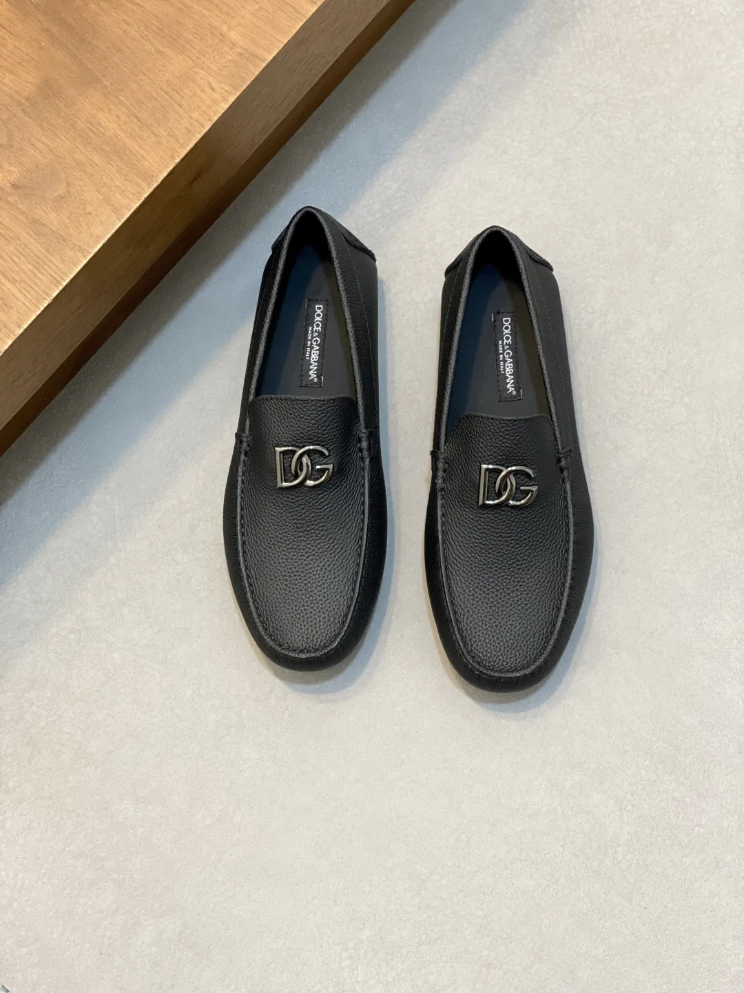 OdorResistant Dolce & Gabbana Leather Shoes 6905