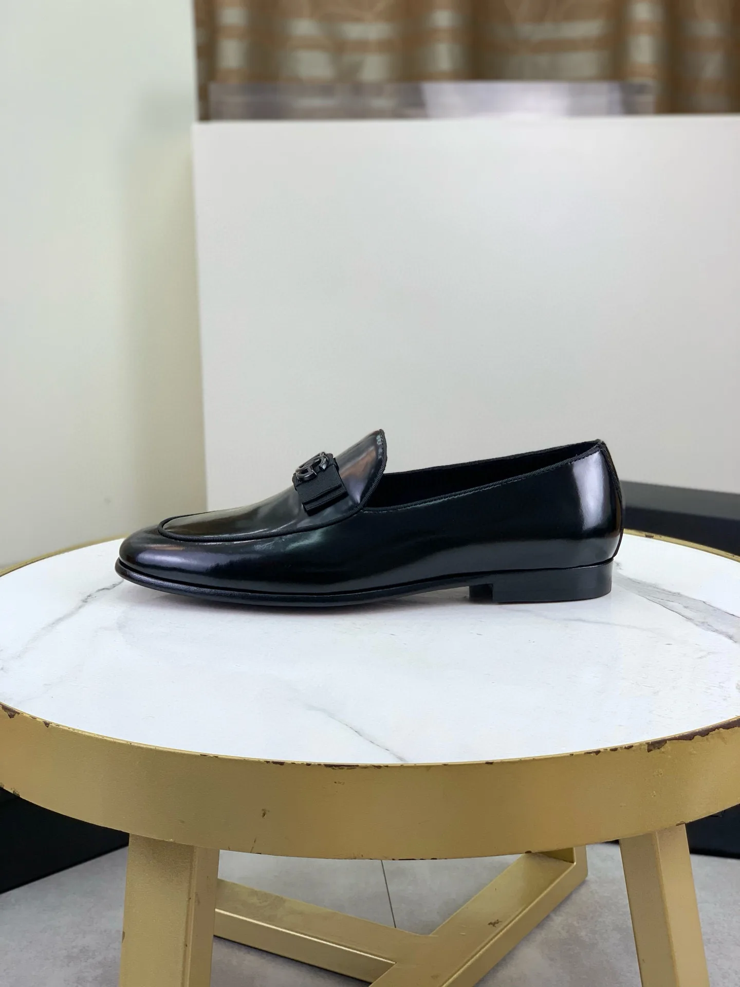 Dolce & Gabbana Leather Shoes Flexible 6904
