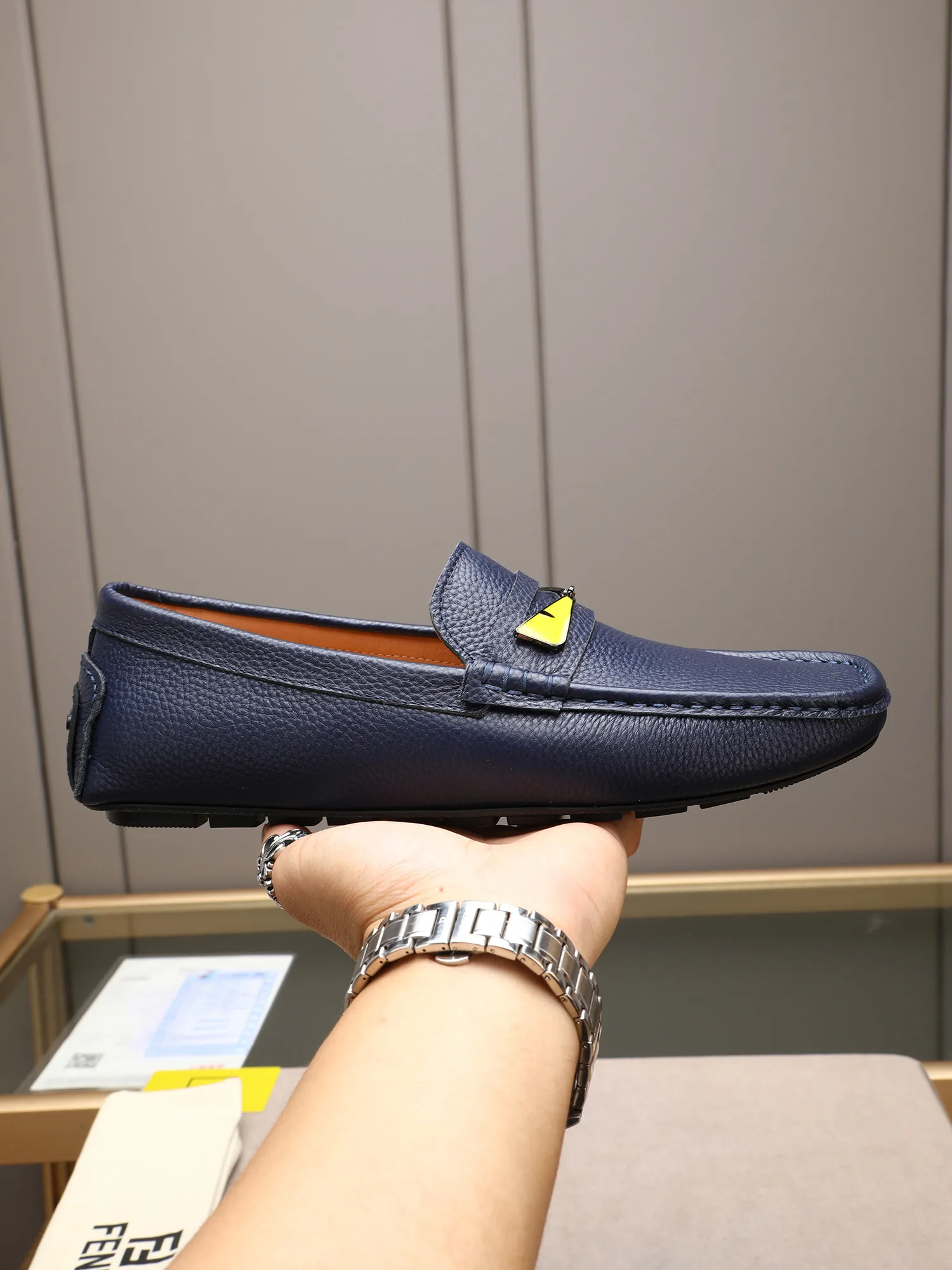 Functional Fendi Leather Shoes 4784