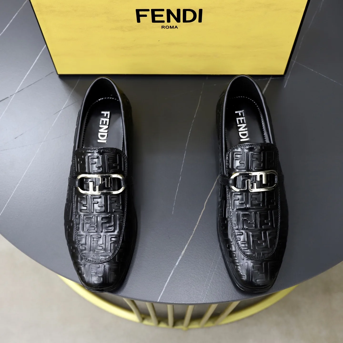 Neat Fendi Leather Shoes 4785