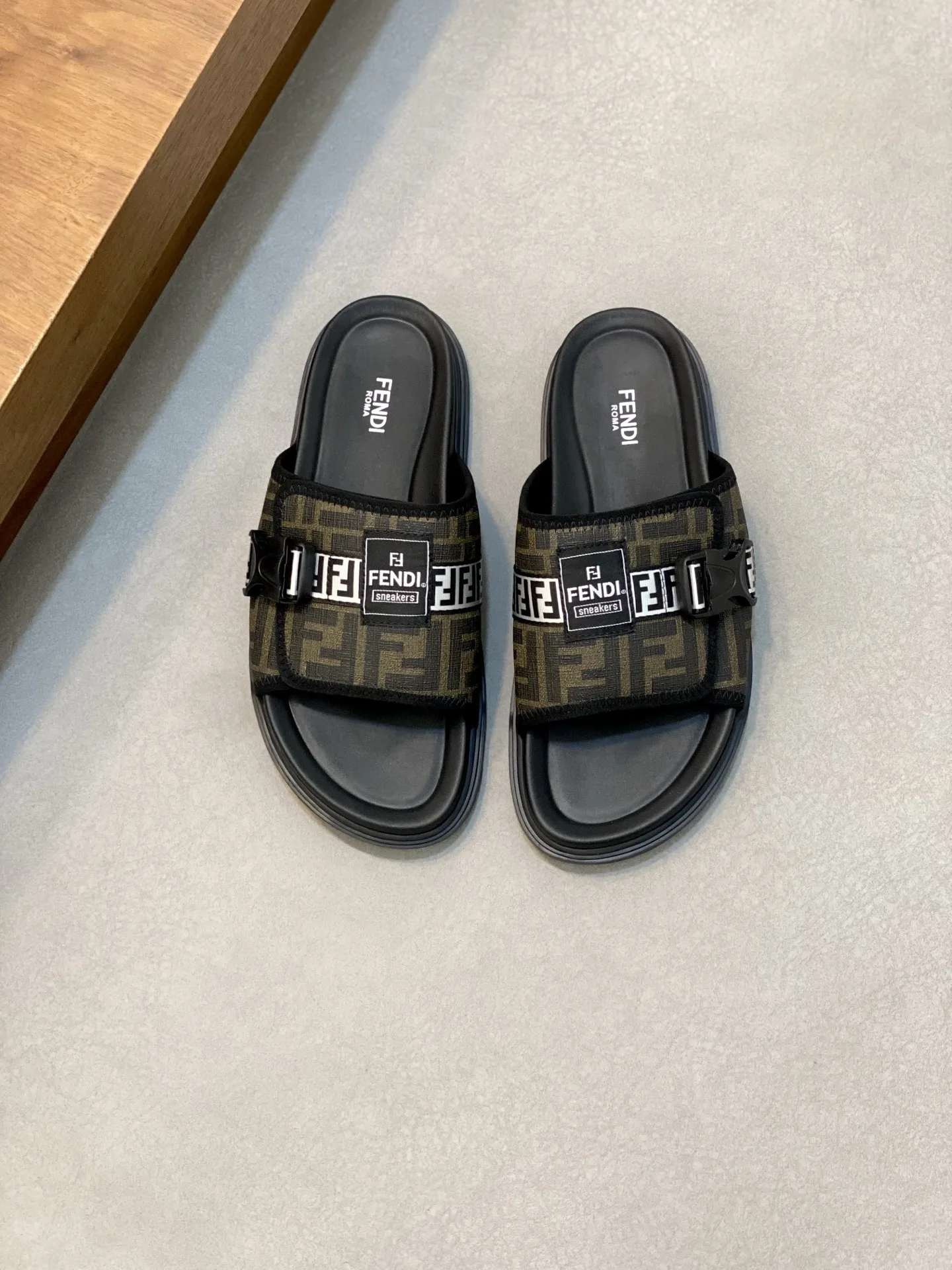 EasyCare Fendi Sandals 4809