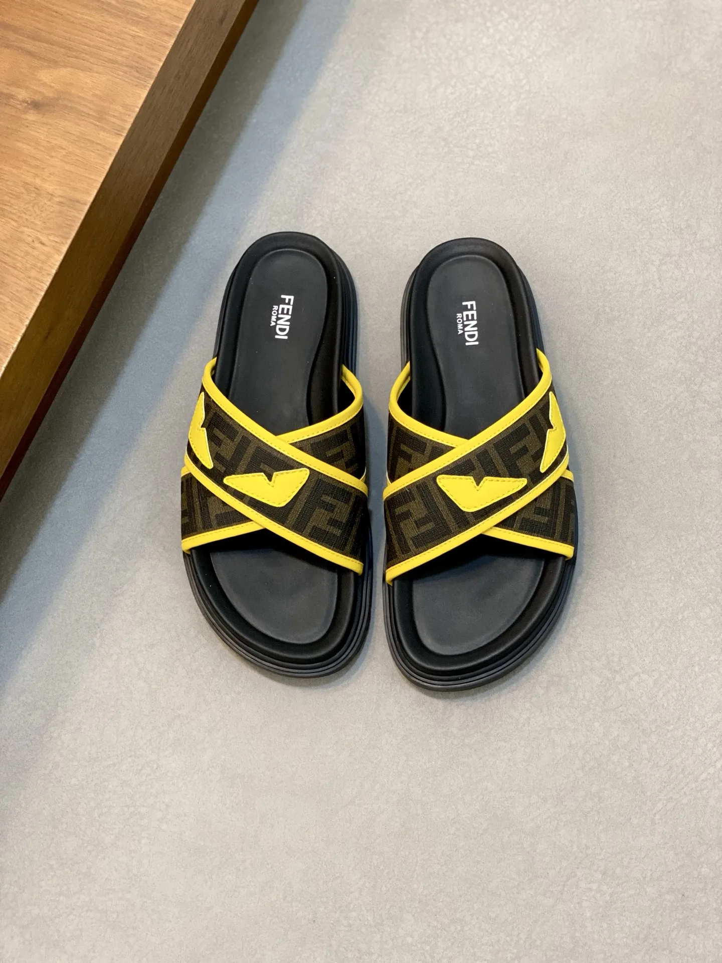 Fendi Sandals SmoothTexture 4810