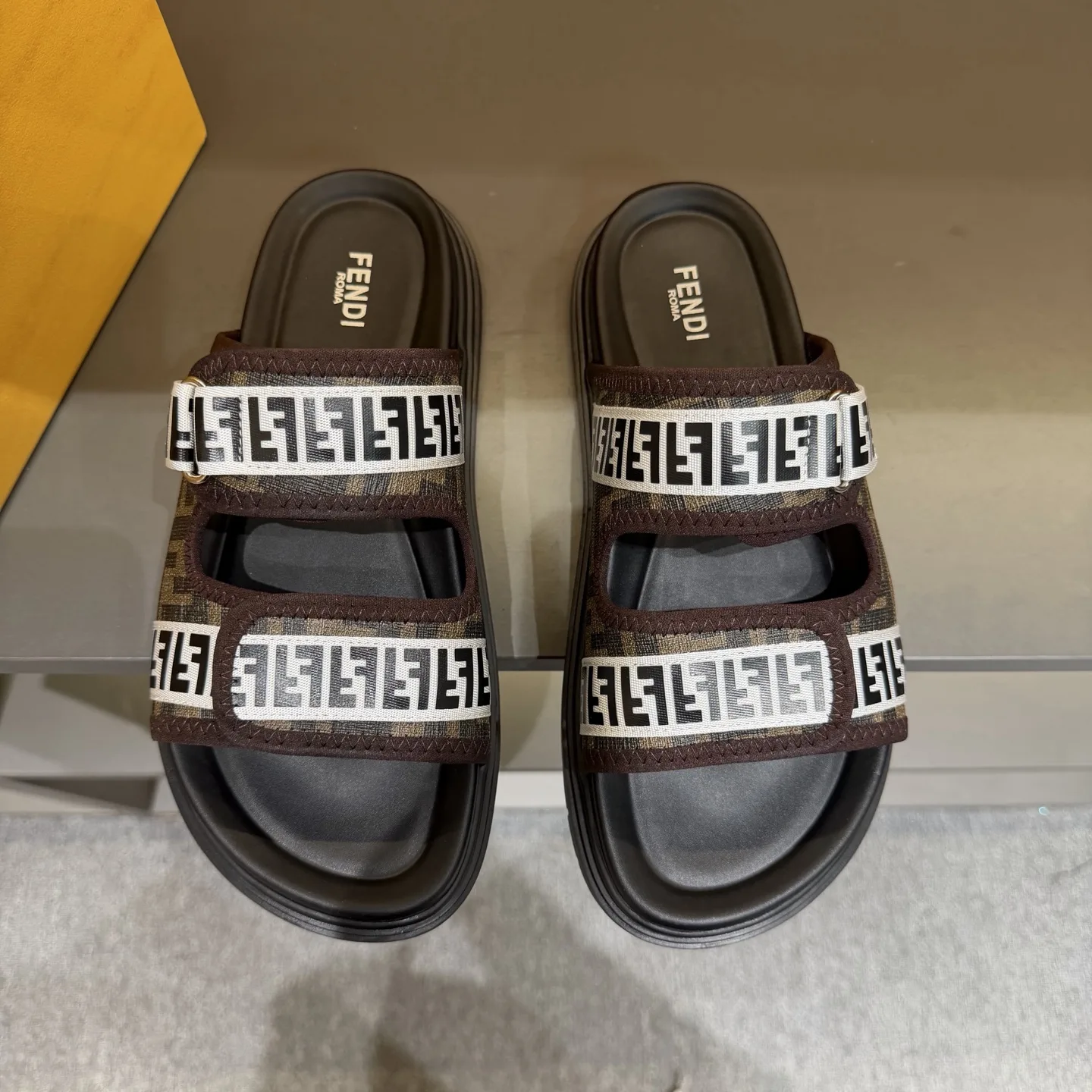 Fendi Sandals Durable 4814