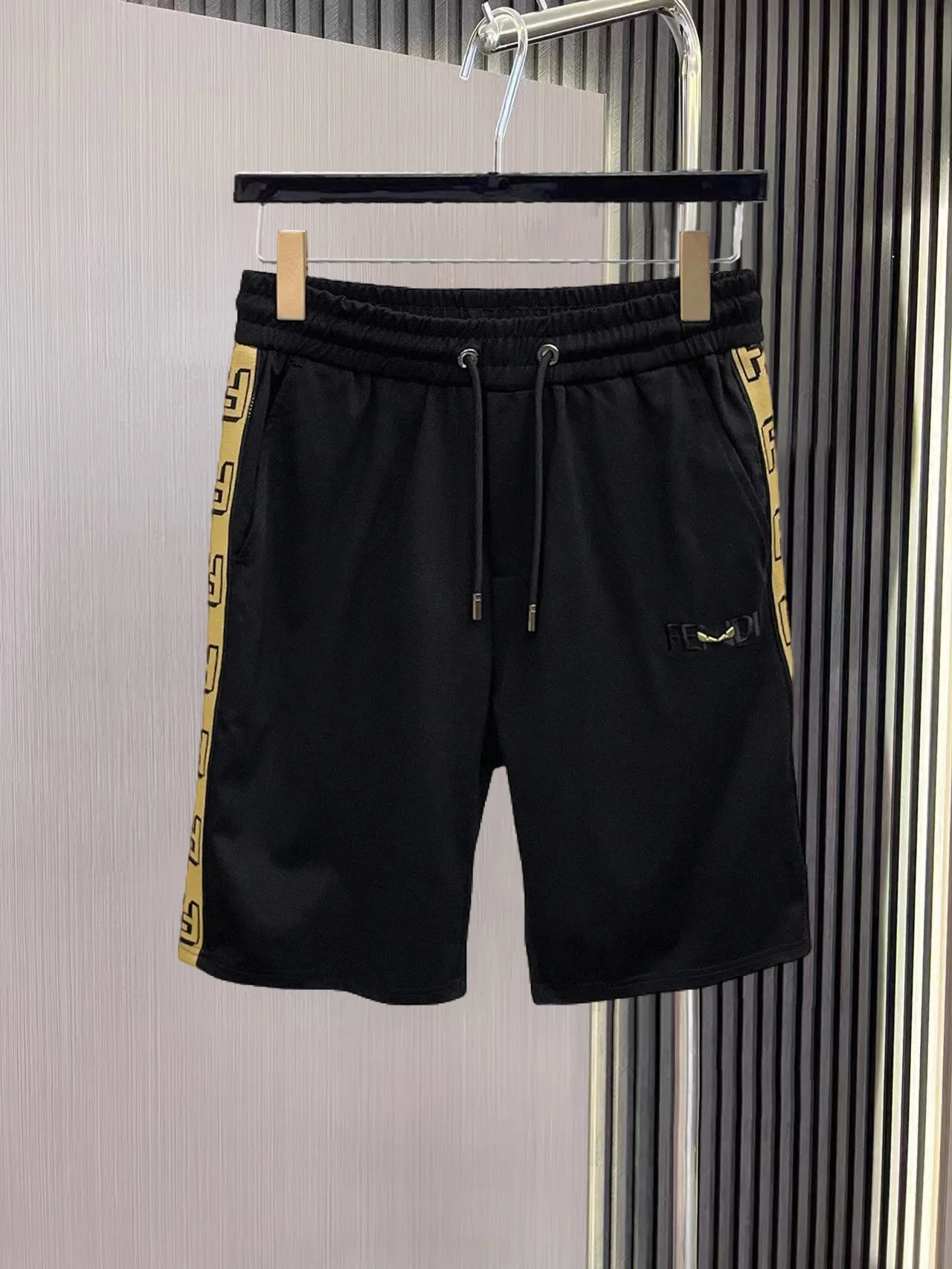 Fendi Shorts Comfortable 4913