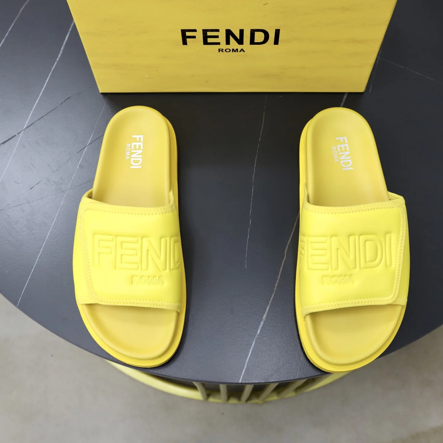 Fendi Slippers UrbanStyle 4930
