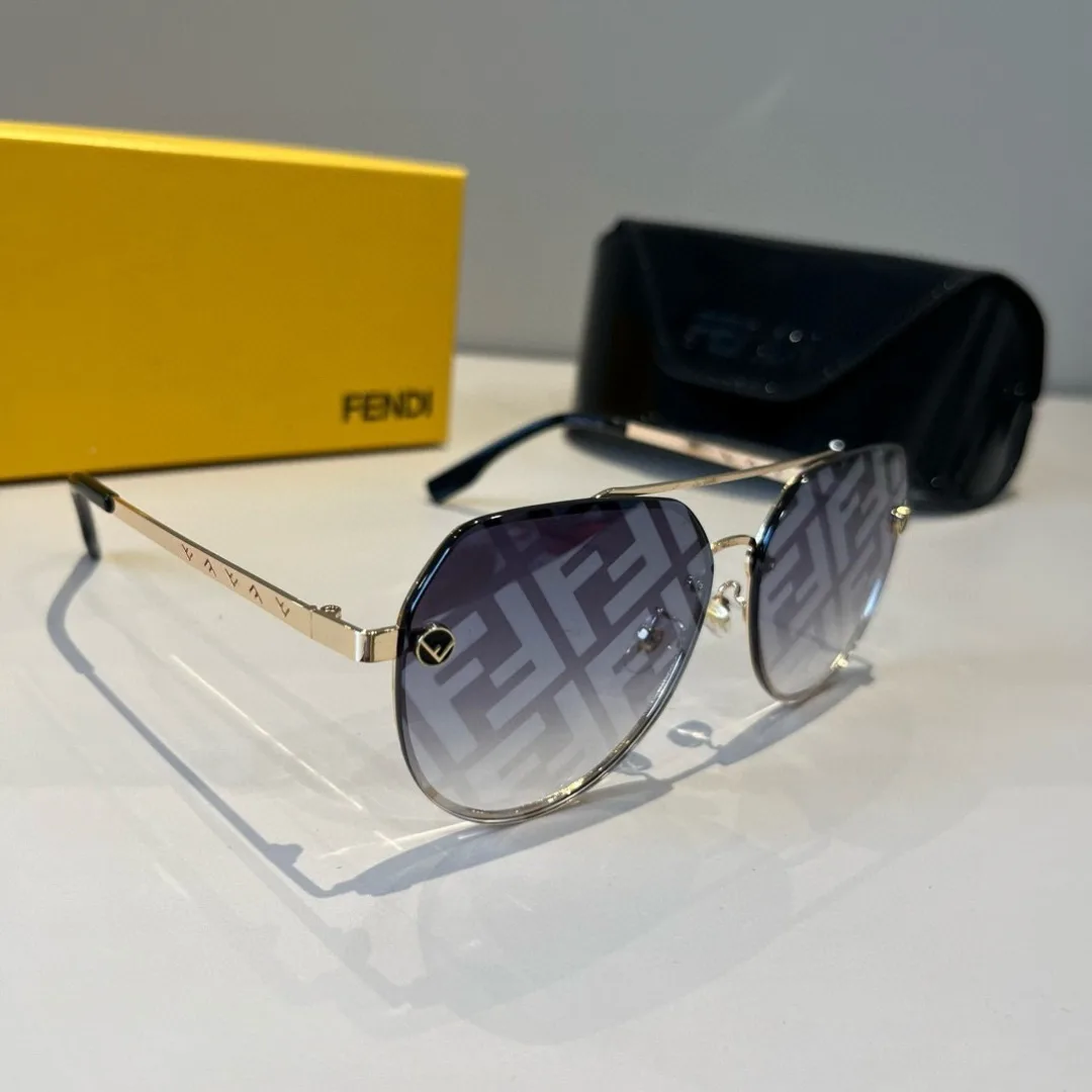 Flexible Fendi Sunglasses 4956