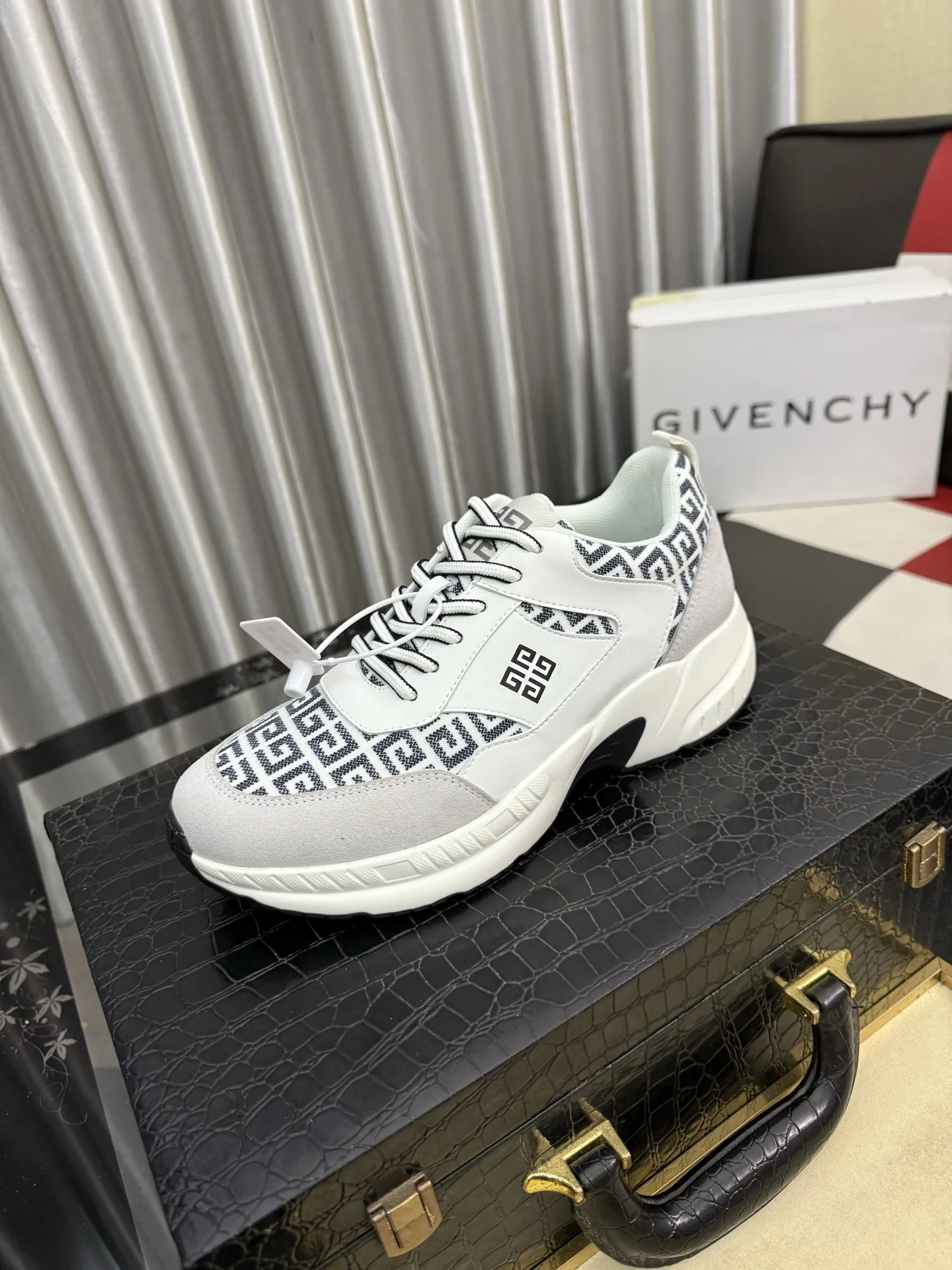 Givenchy  Shoes Affordable 6537
