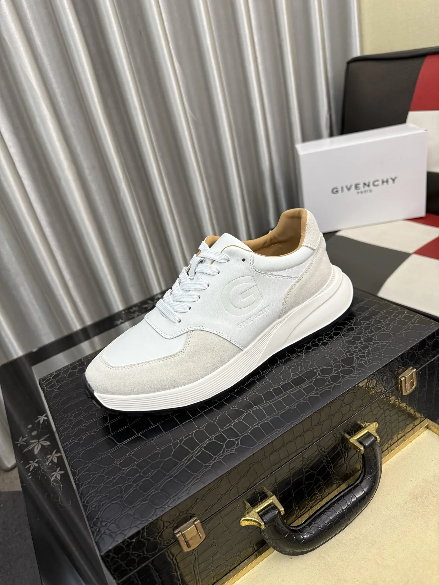 Givenchy  Shoes Classic 6540