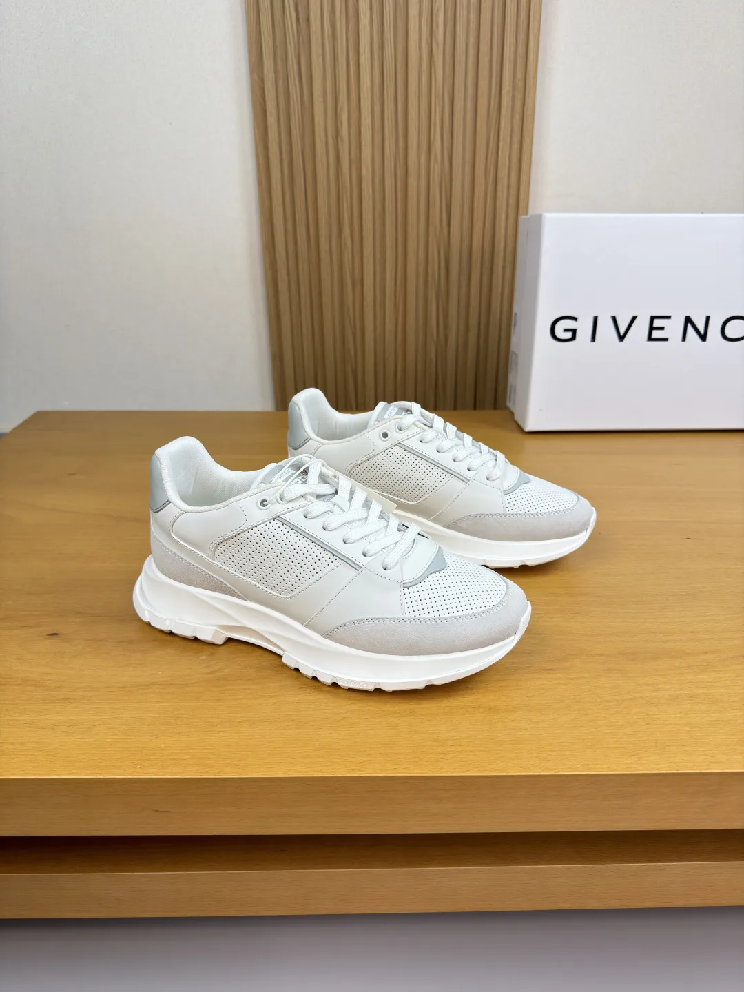 Givenchy Sneakers Premium 6597