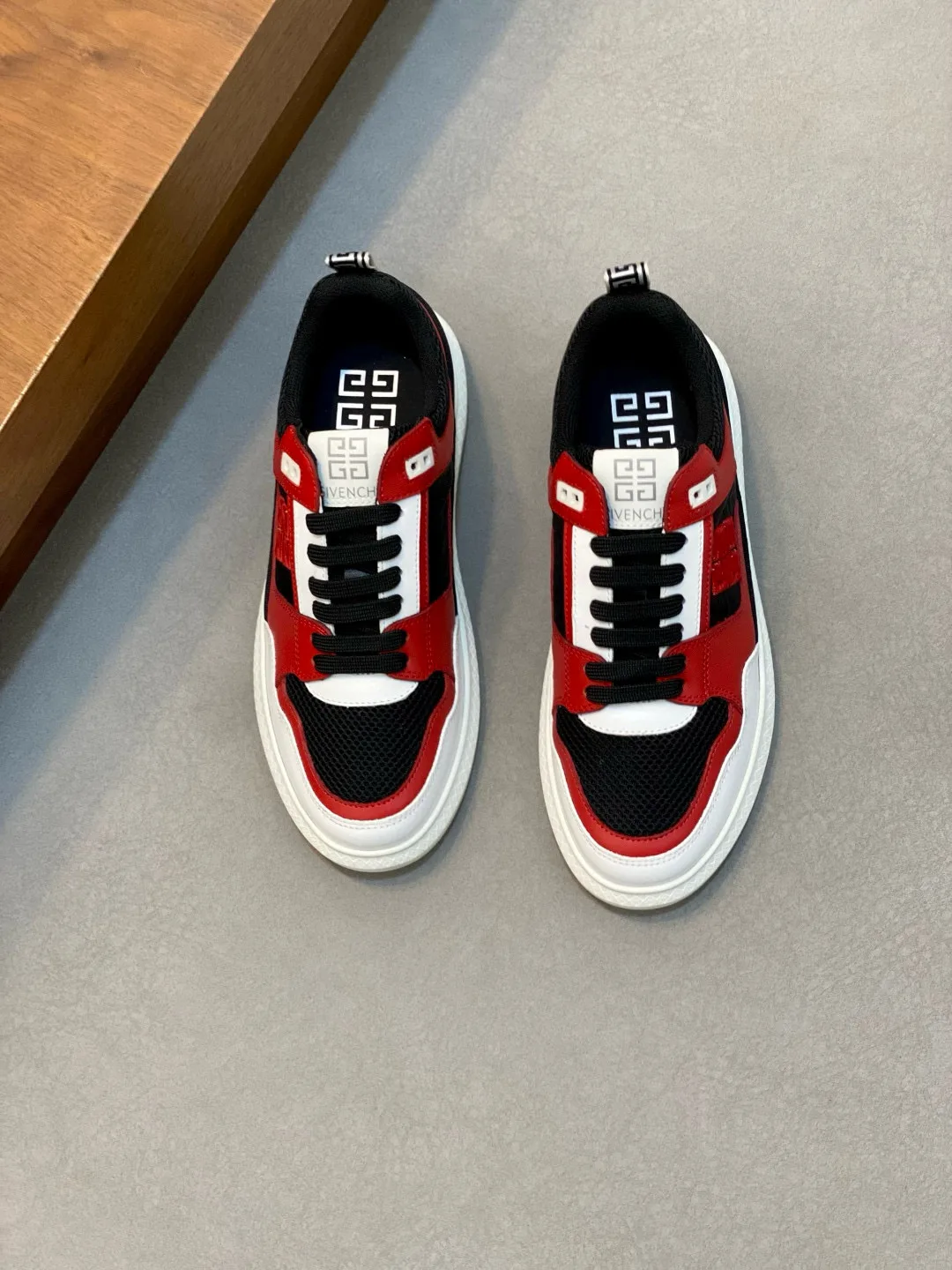 SmartChoice Givenchy Sneakers 6580