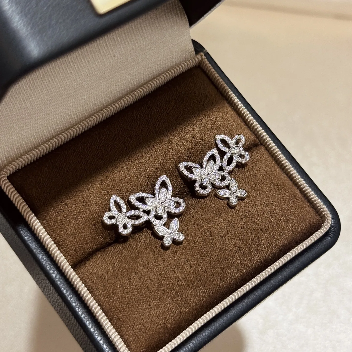 Graf Earrings MoistureWicking 7610