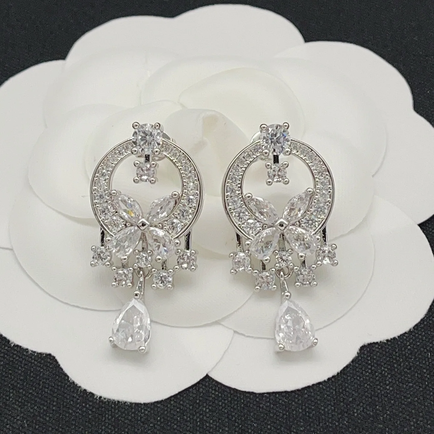 Graff Earrings Premium 7137
