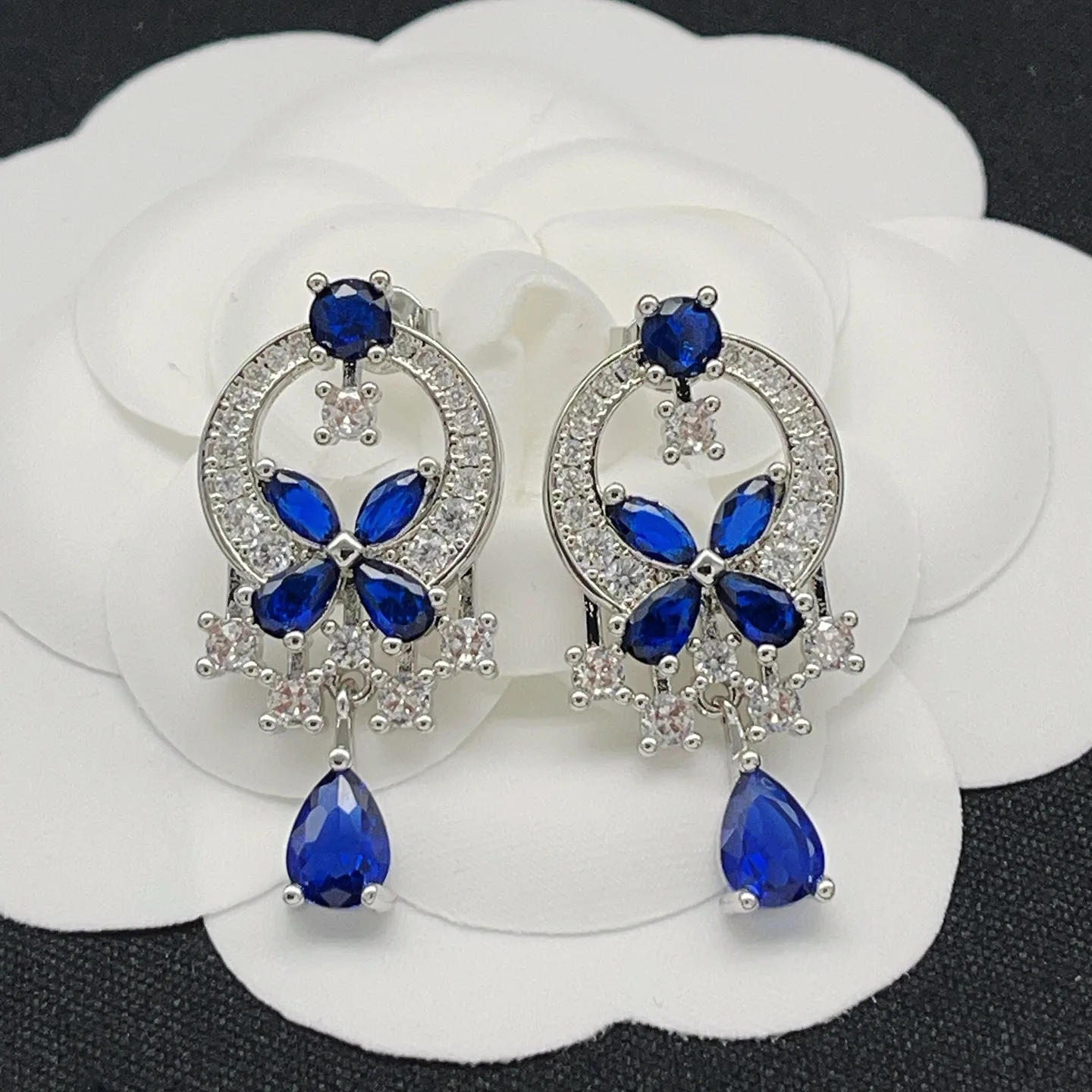 Graff Earrings MoistureWicking 7140
