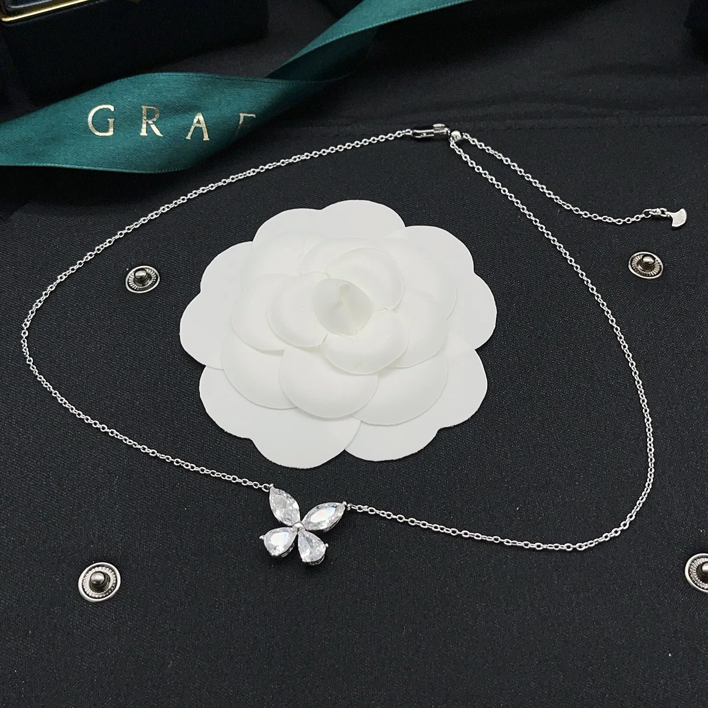 Lightweight Graff Necklace 7145