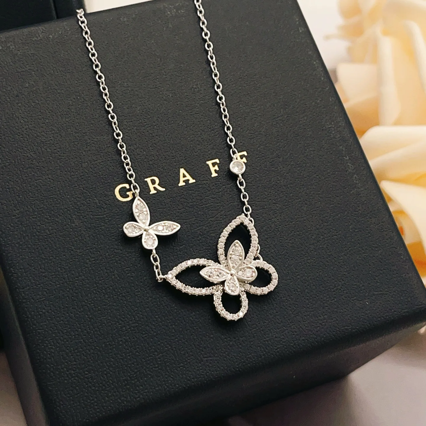 Contemporary Graff Necklace 7156