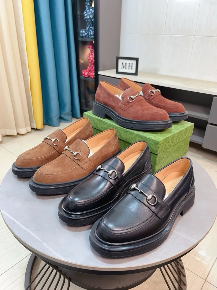 Contemporary Gucci Formal Wear 2767